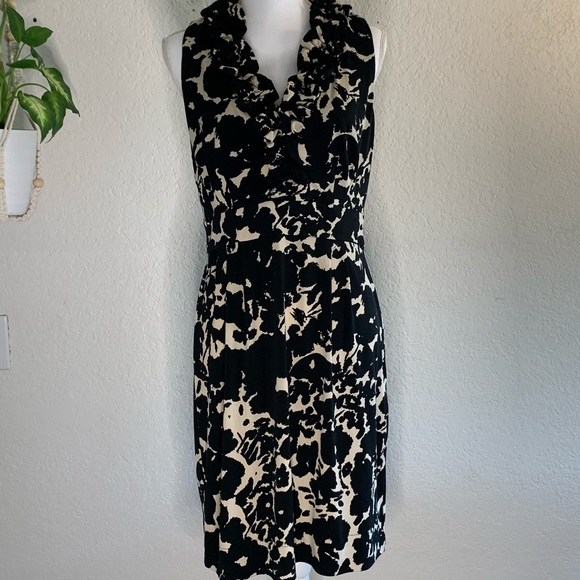 Just...Taylor Dresses & Skirts - 💕 Printed Ruffle Dress